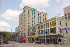 Holiday Inn Express & Suites Pittsburgh North Shore by IHG